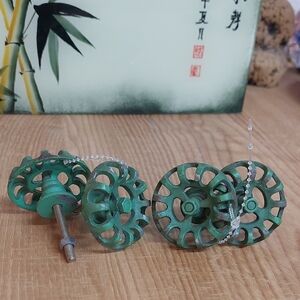 4 Green Vintage Knobs
